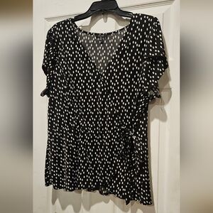 AUW FAUX WRAP TOP